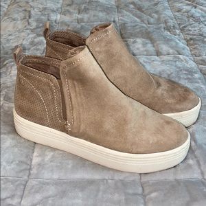 Universal Thread Tan Platform Slip-On Sneakers
